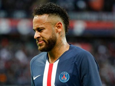 Neymar le apuntó al Barcelona por el caso Suárez