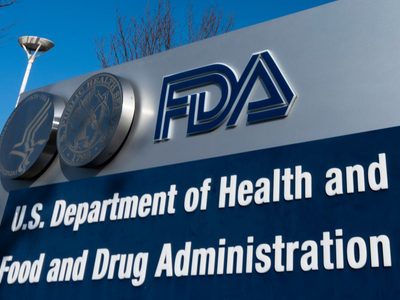FDA advierte sobre riesgos de infección por estas marcas de gotas oftálmicas