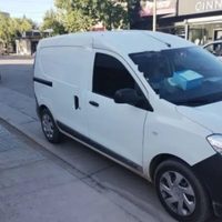 Cinco Saltos: Redujeron a un ladrón que intentó robar una camioneta de un repartidor de Centenario