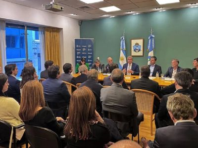 Figueroa presentó la Mesa de Competitividad de Vaca Muerta