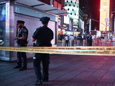 La Policía de Estados Unidos encontró un paquete sospechoso en Times Square y evacuó la zona