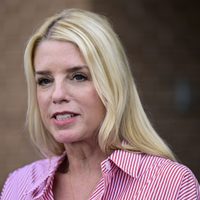 Trump propone a Pam Bondi como fiscal general de EU tras renuncia de Gaetz a dicha postulación