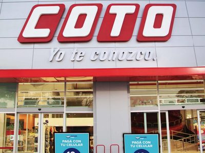 Se desprendió el cielorraso del patio de comidas del Coto: hay al menos 5 heridos