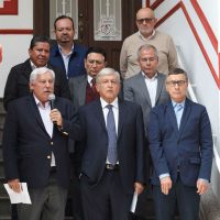 AMLO fusionará Diconsa y Liconsa; recicla antiguos priistas en el sector