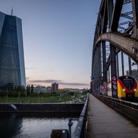 Banco Central Europeo desacelera aumentos de tasas de interés