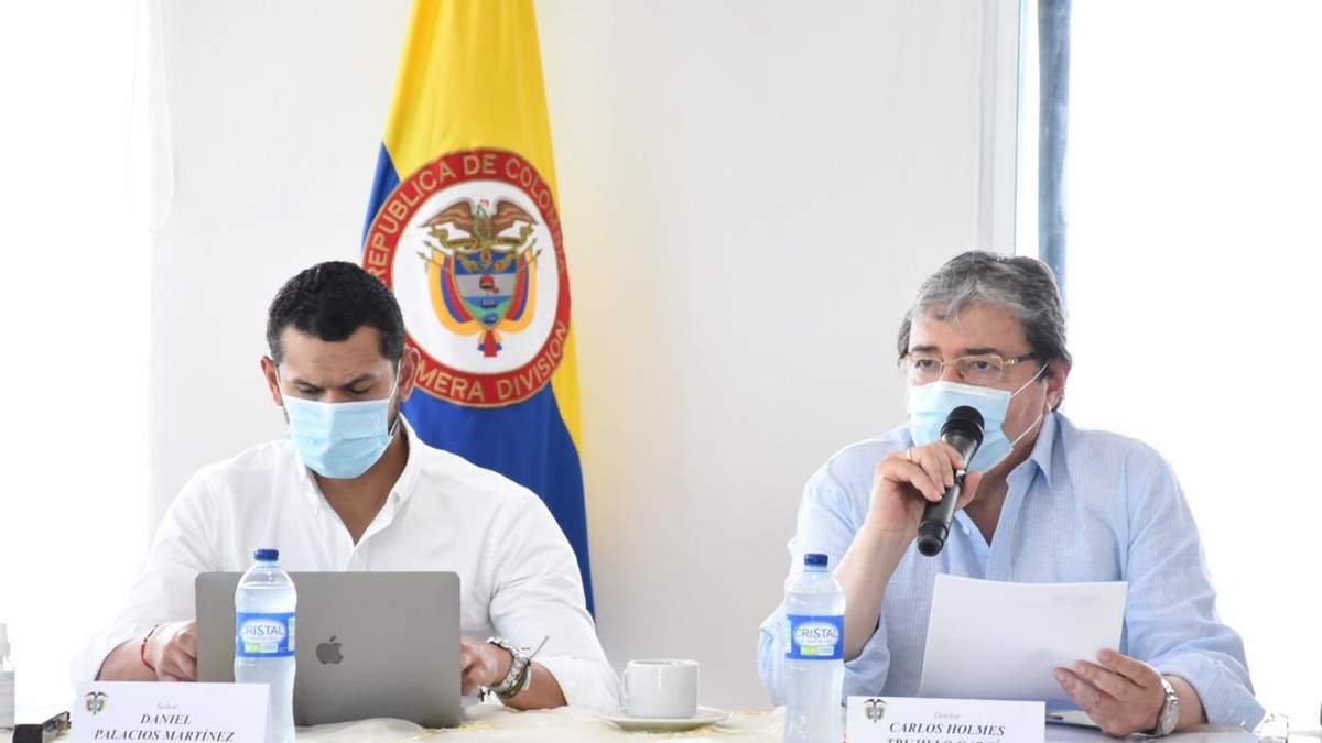 Carlos Holmes Trujillo