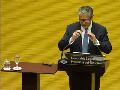 Figueroa abrió las sesiones de la legislatura con varios anuncios en su discurso