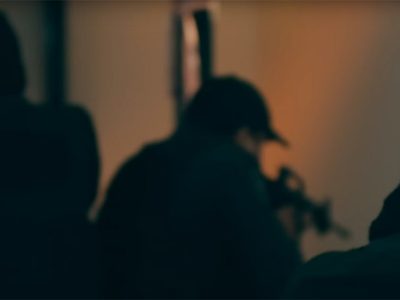 Cesan a policías por participar en video del grupero Gerardo Ortiz