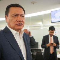 Juez ordena la aprehensión de 19 excolaboradores de Osorio Chong