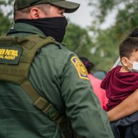 Estados Unidos afirma haber encontrado “un número sin precedentes” de inmigrantes en la frontera