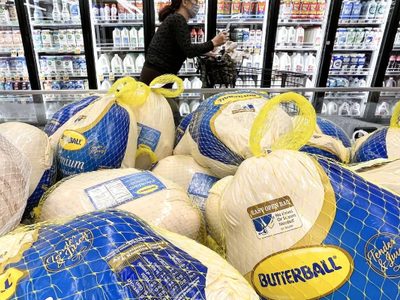 Insólito: California prohibió que se imprima la fecha de vencimiento en los alimentos