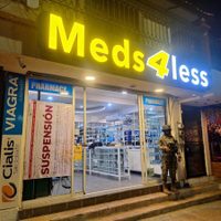Decomisan casi 11 mil medicamentos y sancionan a 37 farmacias de BCS
