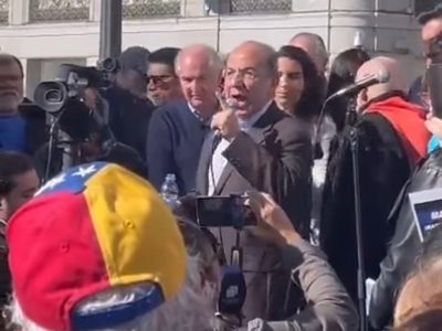 Calderón protesta en España a favor de María Corina, candidada presidencial venezolana inhabilitada