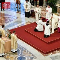 Papa Francisco preside la misa de Jueves Santo en el Vaticano