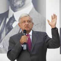 AMLO a La Jornada: La reforma energética de Peña fue una 'farsa”