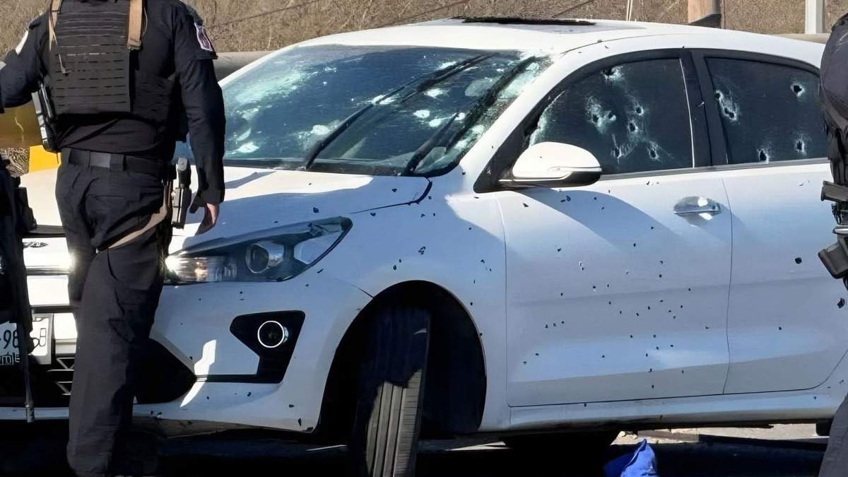 El vehículo en el que viajaba el policía estatal