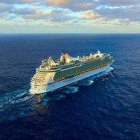 Autoridades en Quintana Roo aceleran permisos con vicios legales para Royal Caribbean