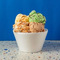 Con los potes de helado que ibas a tirar, hacé las macetas más lindas y elegantes para darle glamour a tus plantas