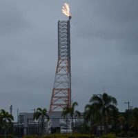 Refinería en Dos Bocas opera con normalidad tras flamazo: Pemex