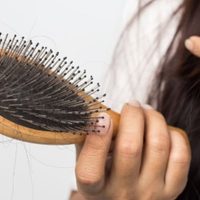 No gastes más en productos caros: terminá con la caída del cabello de una vez por todas con esta receta de 4 ingredientes