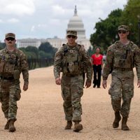 Trump sopesa despliegue militar en más ciudades, incluyendo Baltimore, Chicago y NY