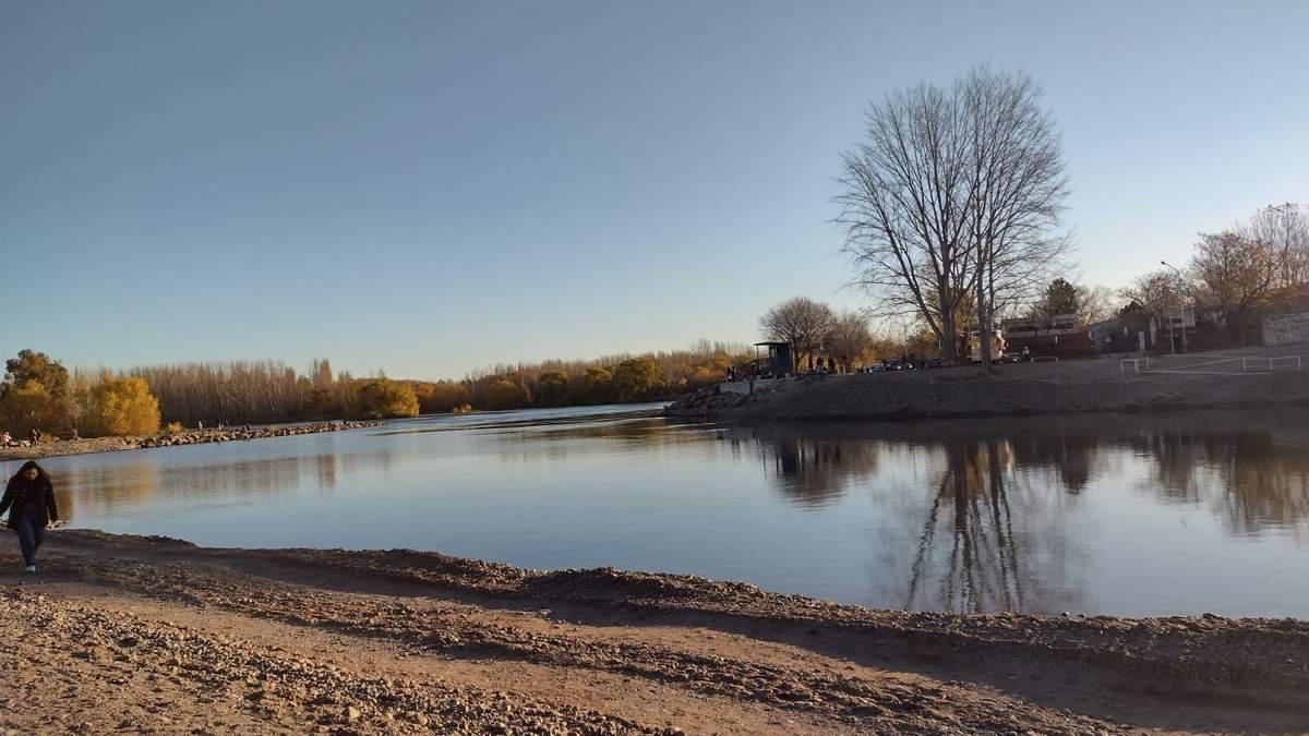El Río Limay llegaría a su caudal normal. Fuente: (Twitter)