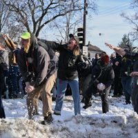 Trump defiende a agente del ICE que mató a una mujer en Minneapolis; “disparó en defensa propia”