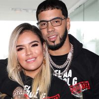 ¡Pasaron el límite! Karol G fue filmada por Anuel AA mientras ¡no llevaba nada!