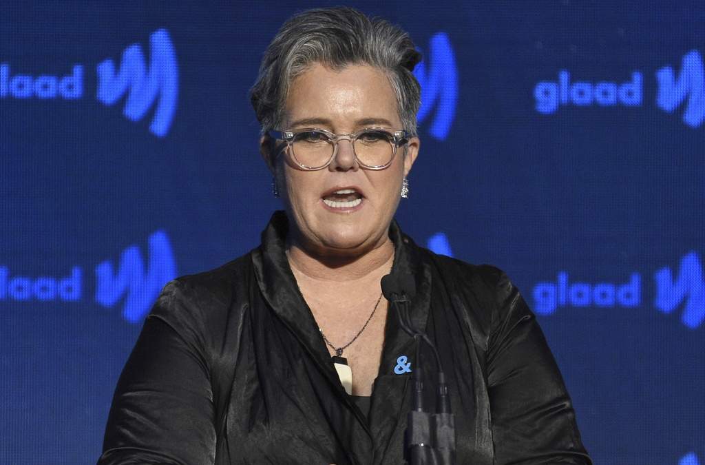 ARCHIVO – La presentadora Rosie O'Donnell habla en la 30ma entrega de los Premios GLAAD a los Medios, el 4 de mayo de 2019, en Nueva York