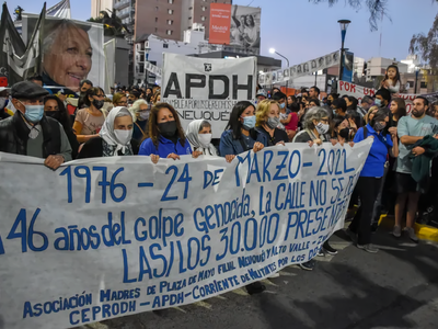 Día de la Memoria: una multitud se movilizó por las calles de la ciudad al grito de Nunca Más
