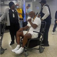 Mike Tyson es captado en silla de ruedas y crece la preocupación por su estado de salud