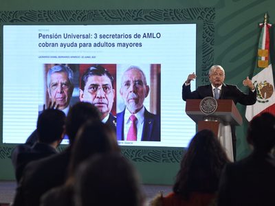 Voy a recibir la pensión de adulto mayor porque es universal y constitucional: AMLO