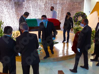 Echeverría: Un funeral solitario (Video)