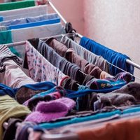 El trucazo de la abuela que tenés que probar para ahorrar espacio en el tender