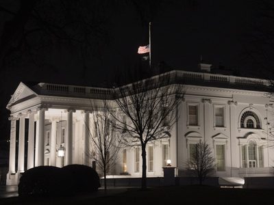 Casa Blanca permitirá a "periodistas independientes" e influencers obtener acreditación de prensa