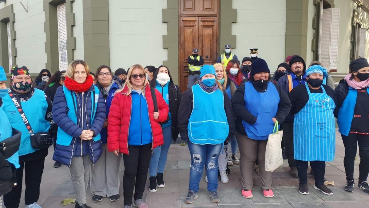 En Casa de Gobierno, Barrios de Pie elevó una nota a la autoridad provincial. Fuente: (Javier Manzano)