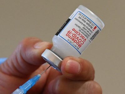 Qué resta para que la vacuna de Moderna comience a ser aplicada