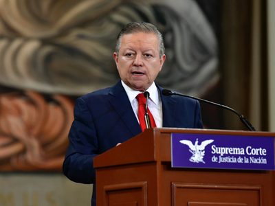 Arturo Zaldívar llega al penal femenil de Santa Martha para reunirse con presas