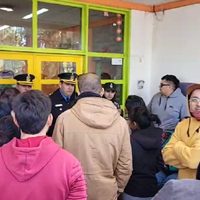 Tensión en el Jardín 13 de Centenario ante la denuncia contra un portero por un caso de abuso