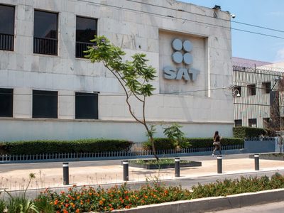 ¿Depósitos en efectivo? Este es el monto máximo permitido sin que bancos lo reporten al SAT cada mes
