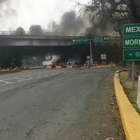 Jalisco: repudian presencia de federales y marinos con quema de llantas y bloqueos en Ocotlán