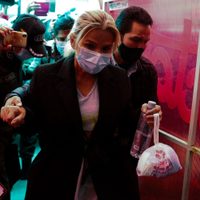 Áñez defiende que no es una "terrorista" y que asumió la presidencia "por sucesión constitucional"