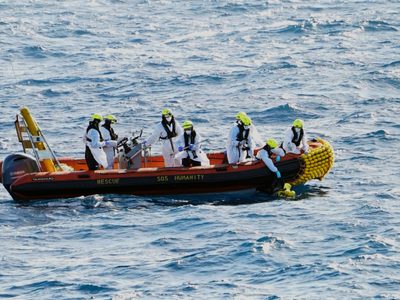 Más de 80 migrantes desaparecieron tras volcar un barco que salió de Libia, reporta la ONU
