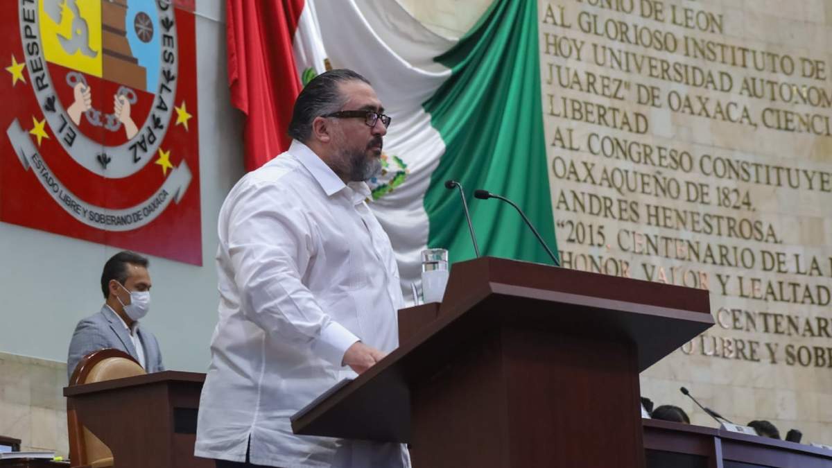 Fiscal General de Oaxaca en su comparecencia en el Congreso del Estado el 31 de agosto de 2022