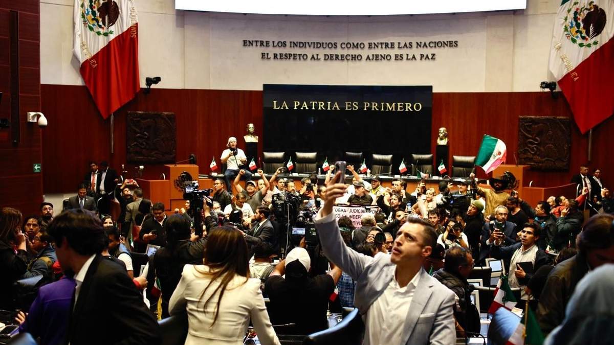 Sesión reventada en el Senado