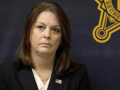 La jefa del Servicio Secreto enfrenta llamados a renunciar tras atentado a Trump