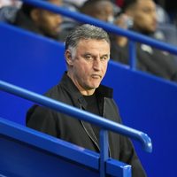 Entrenador de PSG y su hijo, detenidos en investigación por racismo