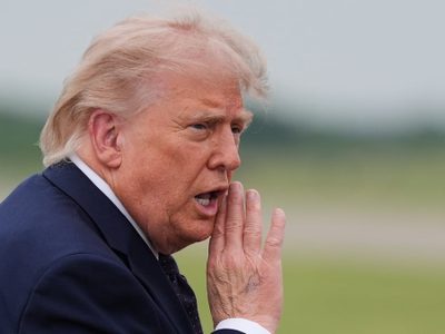Situación con Irán está "al 50%" entre un acuerdo y nuevos bombardeos de EU: Trump