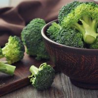 No tires los tallos del brócoli y prepará bastoncitos, tiernos por dentro y crocantes por fuera