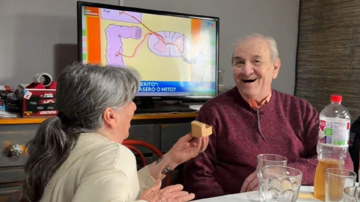 Una mujer le propuso casamiento a su compañero tras 57 años en pareja